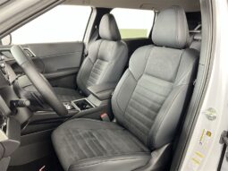 
										Mitsubishi Outlander full									