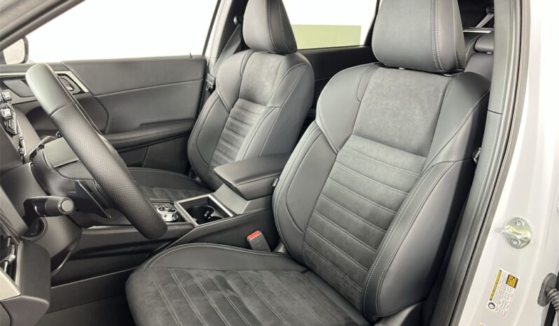 
								Mitsubishi Outlander full									