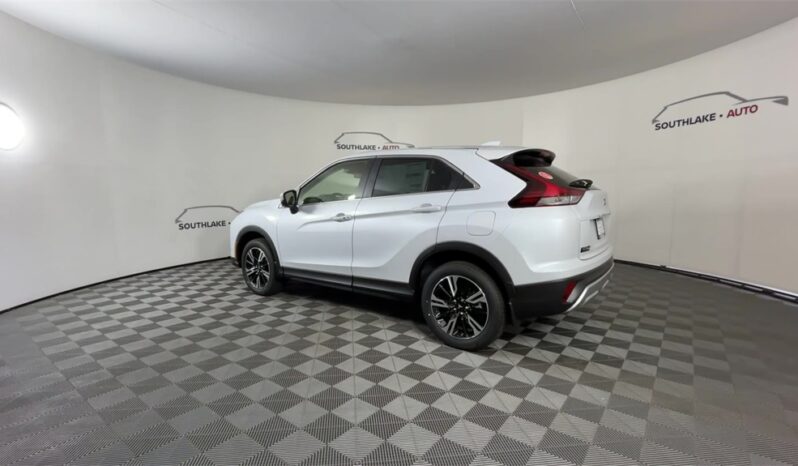 
								Mitsubishi Eclipse Cross full									