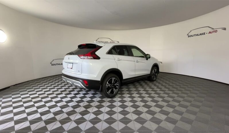 
								Mitsubishi Eclipse Cross full									