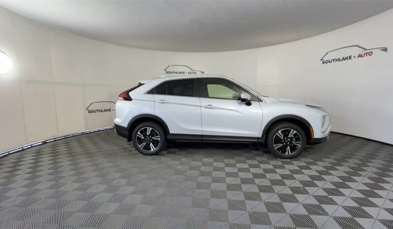 
								Mitsubishi Eclipse Cross full									