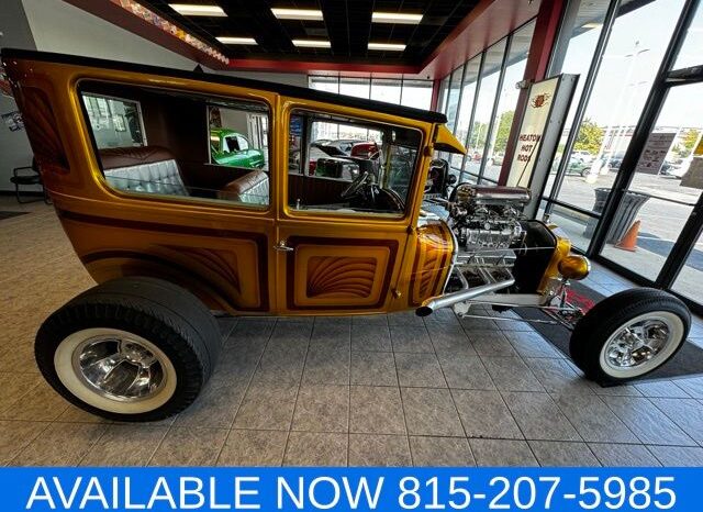 
 Ford 2 door sedan full									