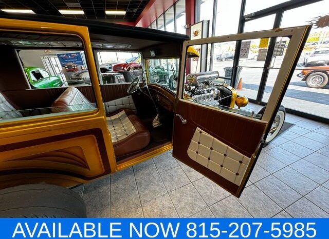 
 Ford 2 door sedan full									