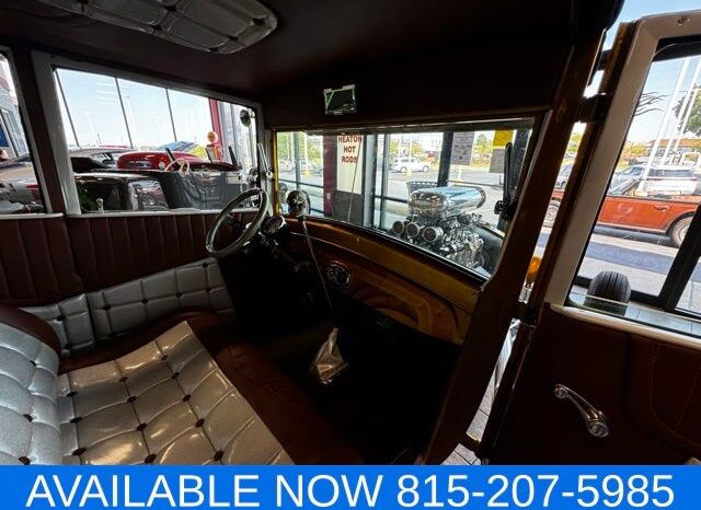 
 Ford 2 door sedan full									