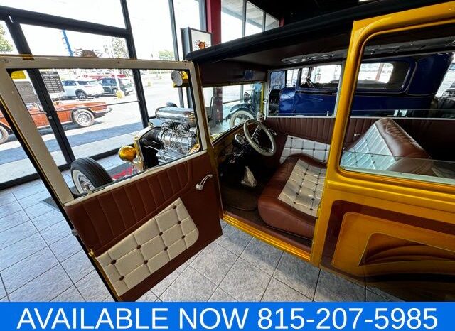 
 Ford 2 door sedan full									