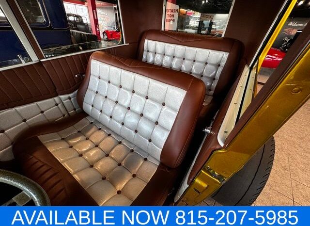 
 Ford 2 door sedan full									