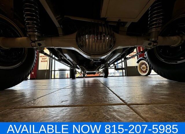 
 Ford 2 door sedan full									