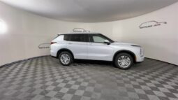 
										Mitsubishi Outlander full									