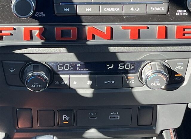 
								Nissan Frontier full									