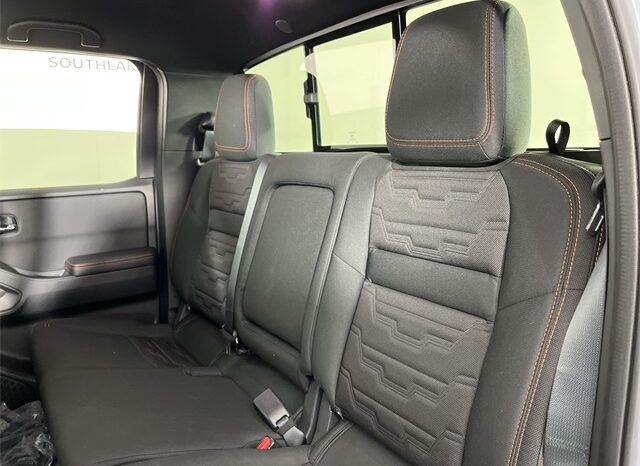 
								Nissan Frontier full									