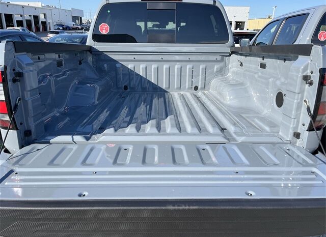 
								Nissan Frontier full									