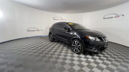 
										Nissan Rogue Sport full									