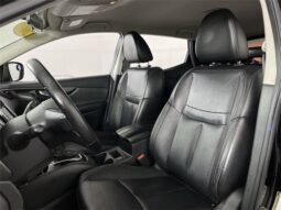 
										Nissan Rogue Sport full									