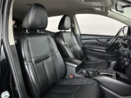 
										Nissan Rogue Sport full									