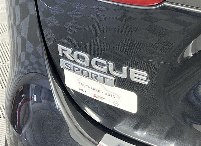 
								Nissan Rogue Sport full									