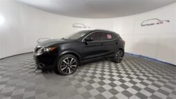 
										Nissan Rogue Sport full									