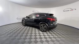 
										Nissan Rogue Sport full									