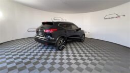 
										Nissan Rogue Sport full									