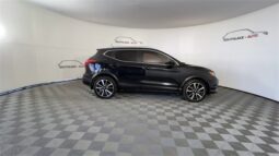 
										Nissan Rogue Sport full									