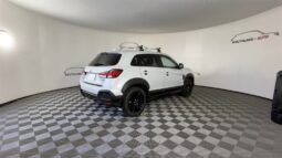 
										Mitsubishi Outlander Sport full									