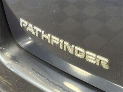 
										Nissan Pathfinder full									