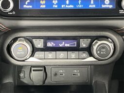 
										Nissan Versa full									