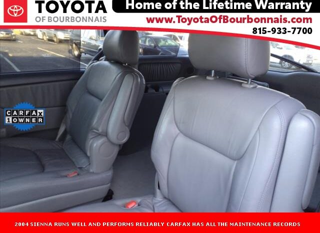 
								Toyota Sienna full									