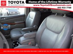 
										Toyota Sienna full									