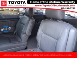 
										Toyota Sienna full									