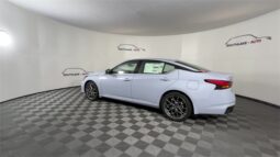 
										Nissan Altima full									