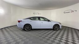 
										Nissan Altima full									
