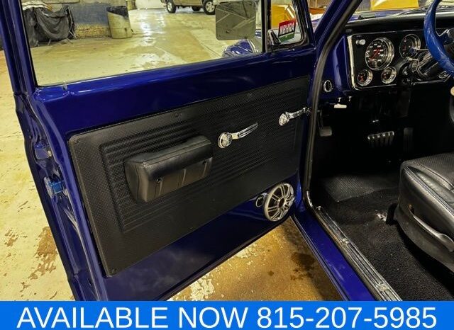 
								Chevrolet C10 full									