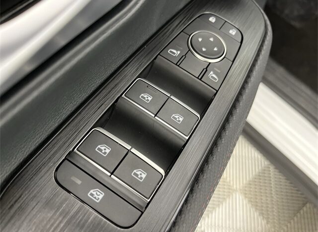 
								Nissan Kicks full									