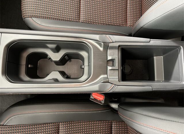
								Nissan Kicks full									