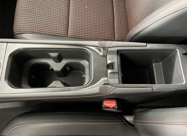 
								Nissan Kicks full									