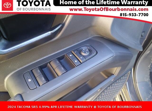 
								Toyota Tacoma full									