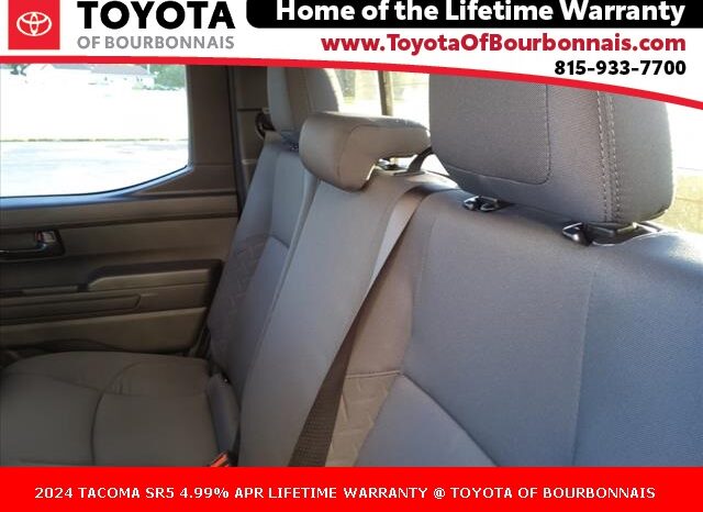 
								Toyota Tacoma full									