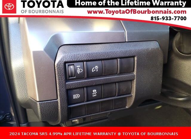 
								Toyota Tacoma full									