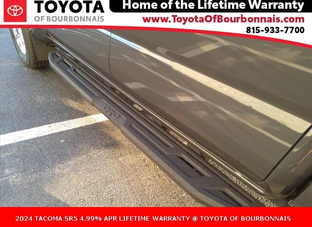 
								Toyota Tacoma full									
