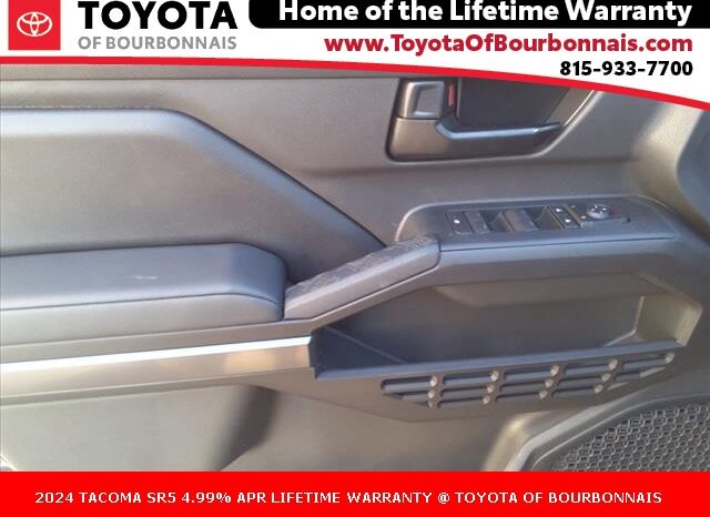 
								Toyota Tacoma full									