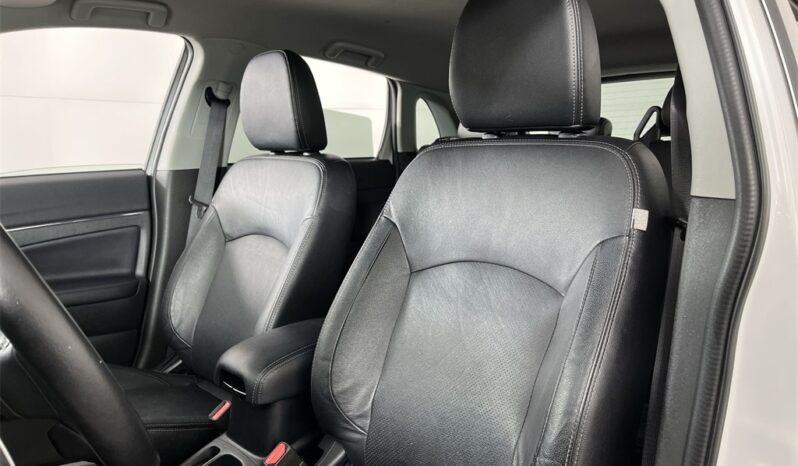 
								Mitsubishi Outlander Sport full									