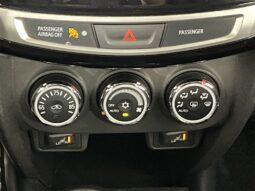 
										Mitsubishi Outlander Sport full									