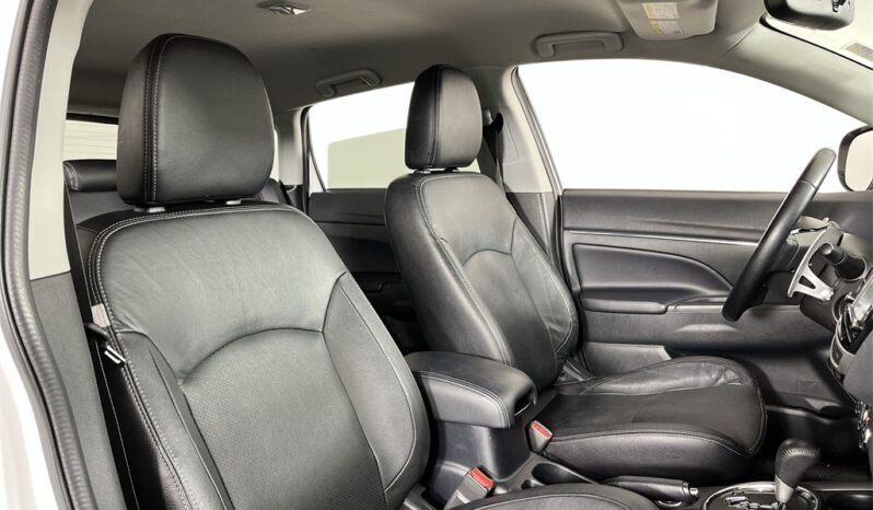 
								Mitsubishi Outlander Sport full									