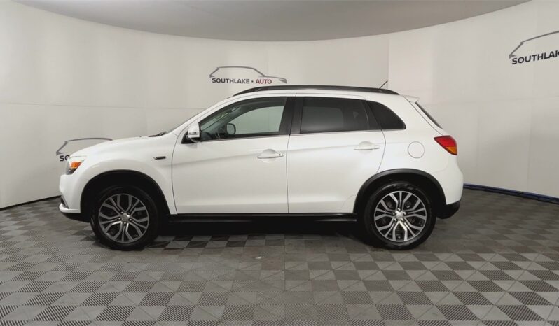 
								Mitsubishi Outlander Sport full									