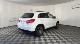 
										Mitsubishi Outlander Sport full									