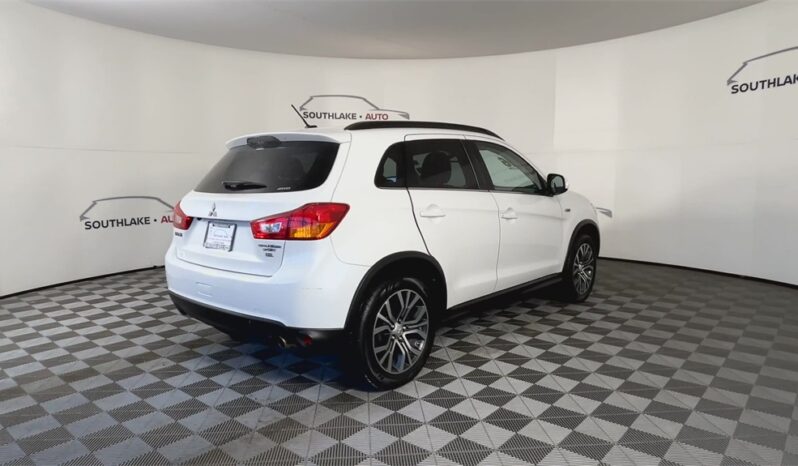 
								Mitsubishi Outlander Sport full									