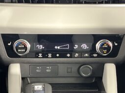 
										Mitsubishi Outlander full									
