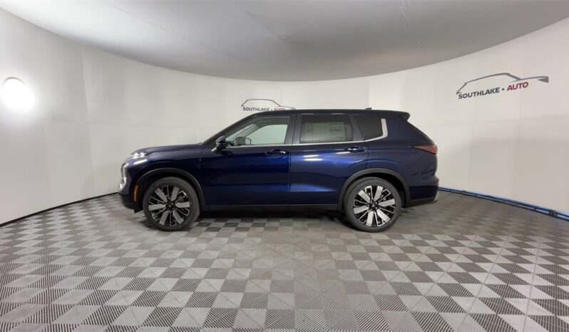 
								Mitsubishi Outlander full									