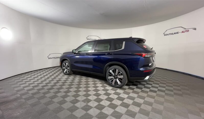 
								Mitsubishi Outlander full									