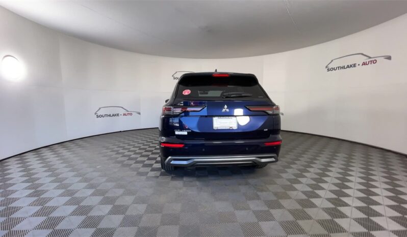 
								Mitsubishi Outlander full									